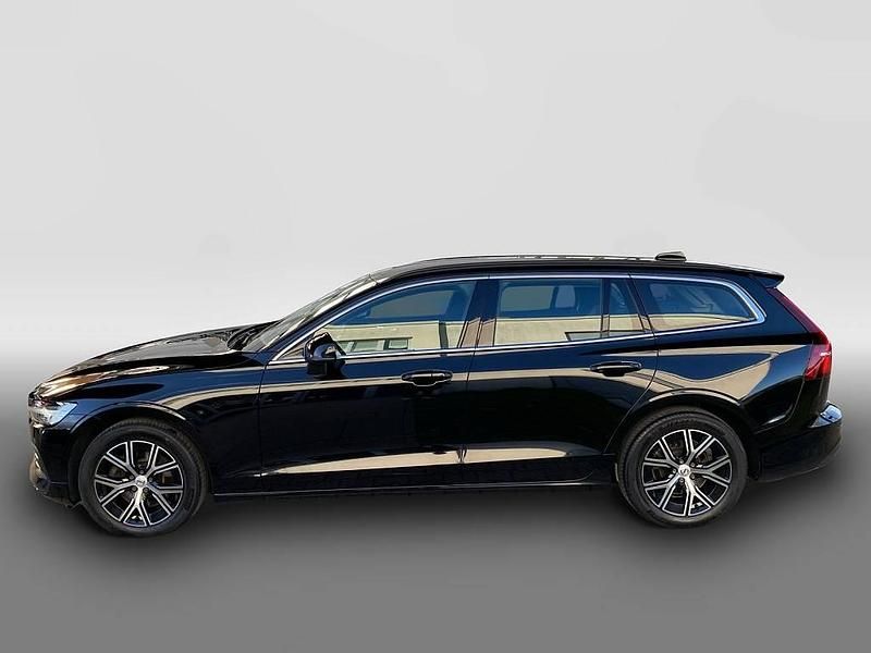 Gebraucht Volvo V60 Core 197 PS (144 kW) 2022 Schwarz Kombi