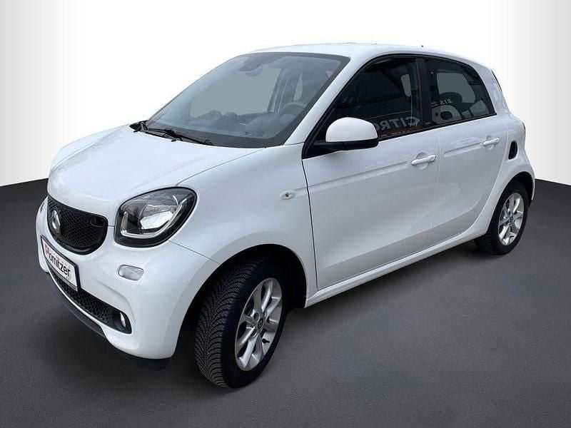 Gebraucht Smart ForFour Passion 71 PS (52 kW) 2019 Weiß Kleinwagen
