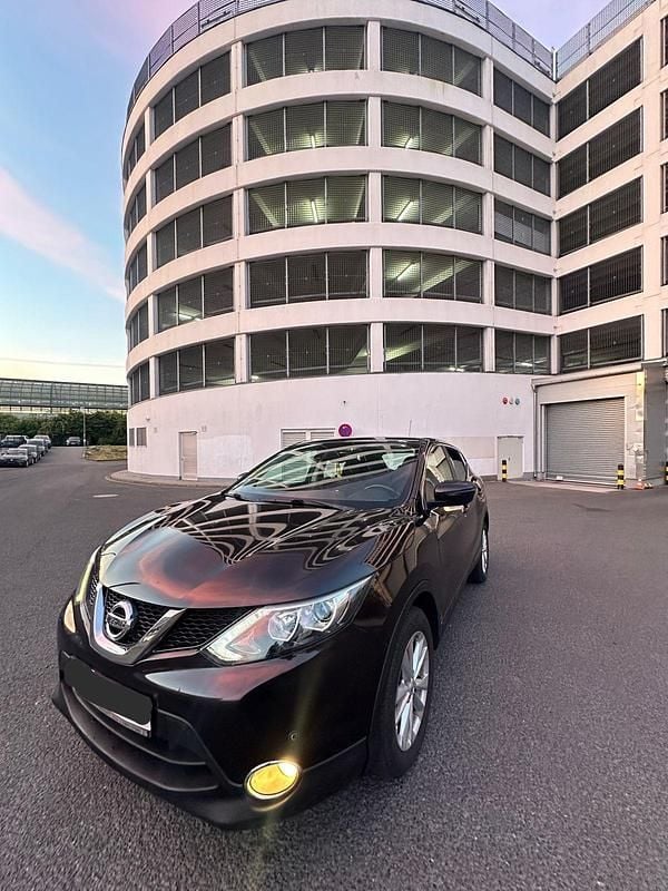 Schwarz Gebraucht 2015 Nissan Qashqai SUV | 7.999 € (Guter Preis) - Bild 1/4