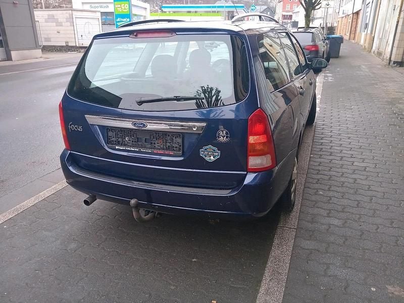 Gebraucht Ford Focus 101 PS (74 kW) 1999 Blau Kombi