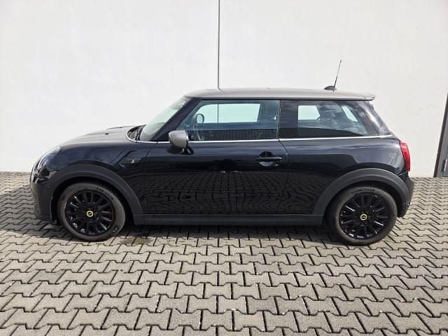 Gebraucht Mini Cooper SE 135 kW (184 PS) 2023 Midnight black metallic Kleinwagen