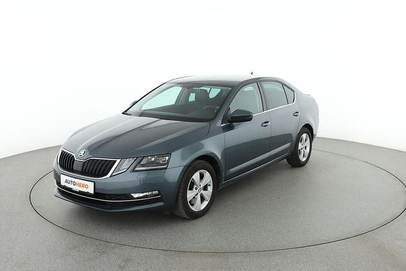 Grau Gebraucht 2019 Skoda Octavia Style Kombi | 20.490 € (Etwas zu teuer) - Bild 1/3