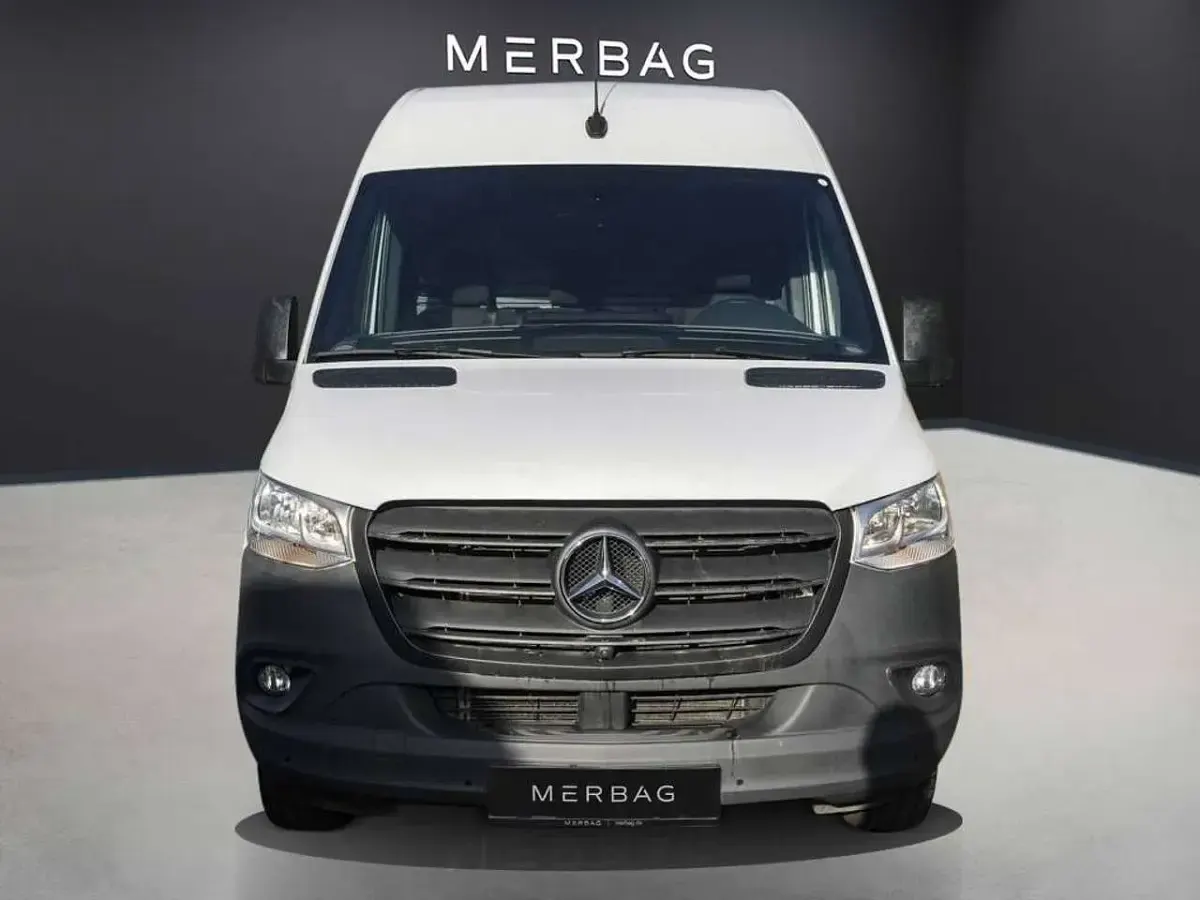 Używany Mercedes Sprinter 170 KM (125 kW) 2023 Biały Van