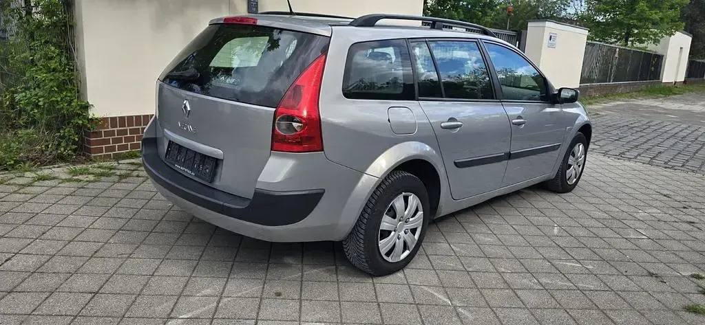 Gebraucht Renault Mégane Authentique 113 PS (83 kW) 2005 Gelb Limousine