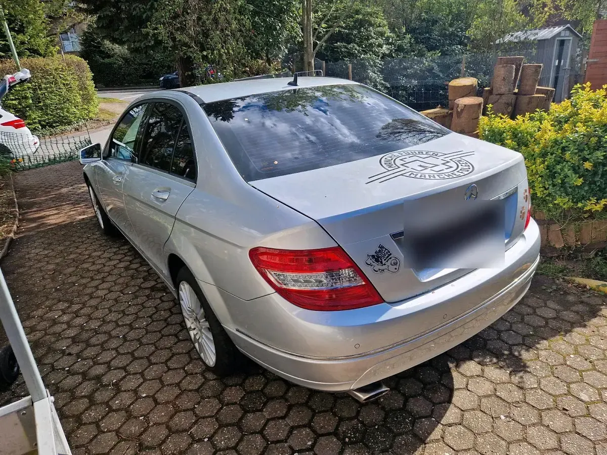 Gebraucht Mercedes C220 170 PS (125 kW) 2009 Silber Limousine