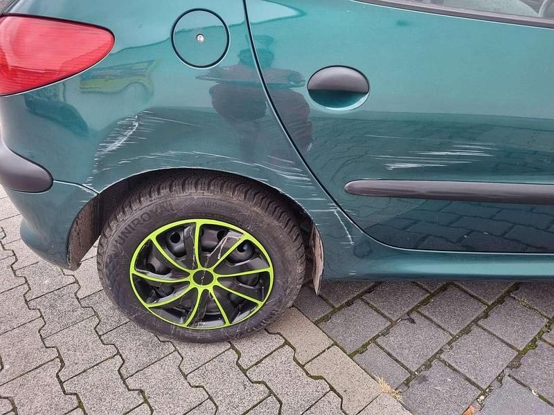 Gebraucht Peugeot 206 60 PS (44 kW) 1999 Limousine