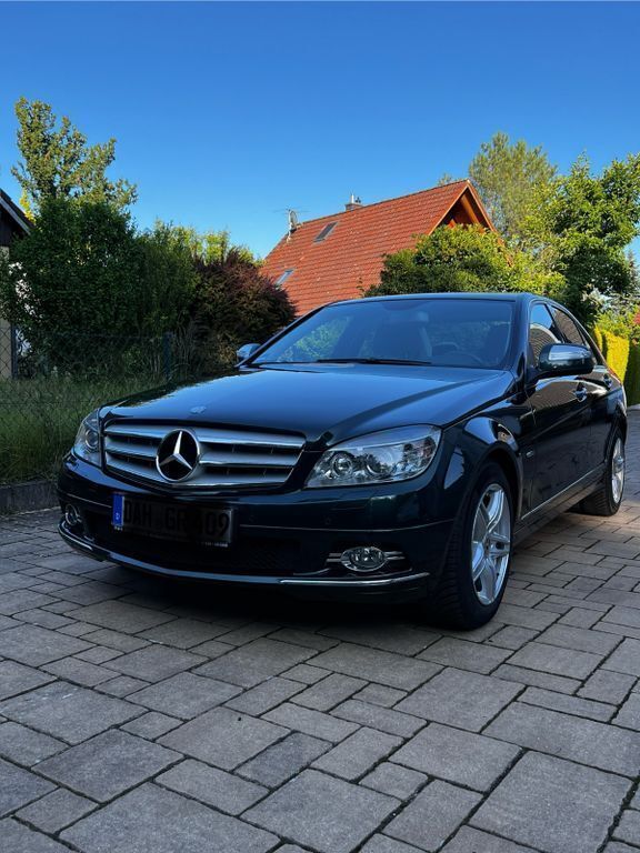 Grün Gebraucht 2008 Mercedes C280 Avantgarde Limousine | 8.888 € (Guter Preis) - Bild 1/4