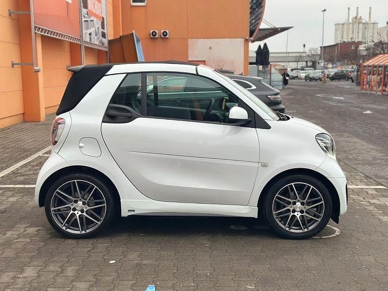 Gebraucht Smart ForTwo Cabrio Brabus 109 PS (80 kW) 2018 Weiß Cabrio