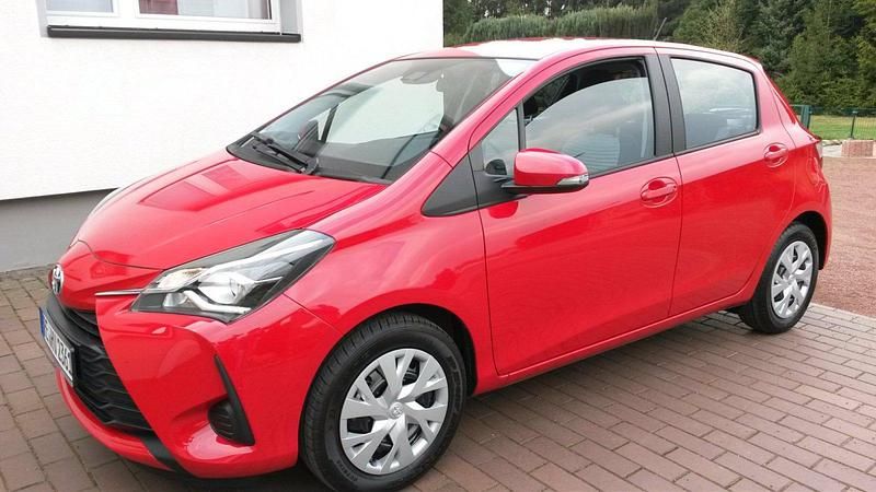 Rot Gebraucht 2018 Toyota Yaris Kleinwagen | 11.500 € (Fairer Preis) - Bild 1/3