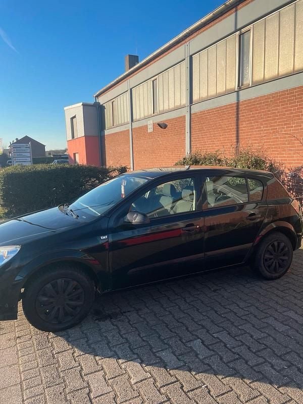 Gebraucht Opel Astra 95 PS (69 kW) 2009 Schwarz Limousine