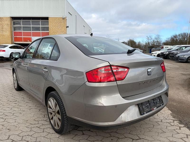Gebraucht Seat Toledo 105 PS (77 kW) 2013 Beige Kleinwagen