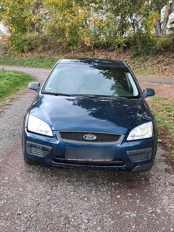 Blau Gebraucht 2005 Ford Focus Kombi | 850 € (Superpreis) - Bild 1/4