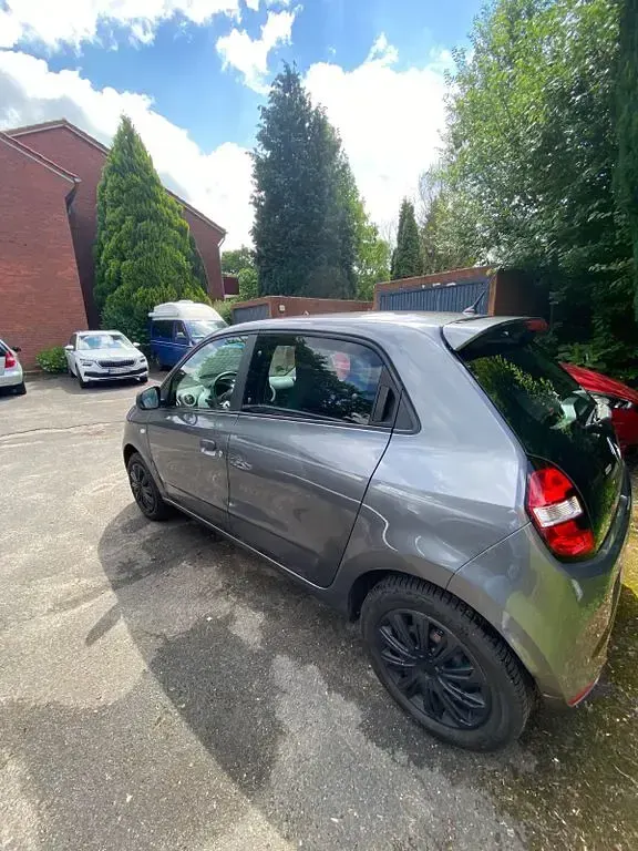 Gebraucht Renault Twingo Life 71 PS (52 kW) 2016 Grau Kleinwagen