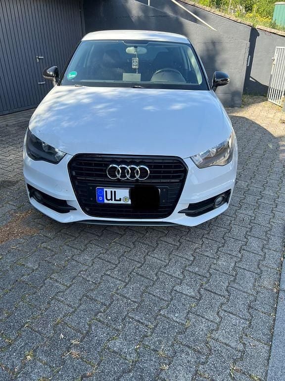 Gebraucht Audi A1 Design 86 PS (63 kW) 2013 Weiß Kleinwagen