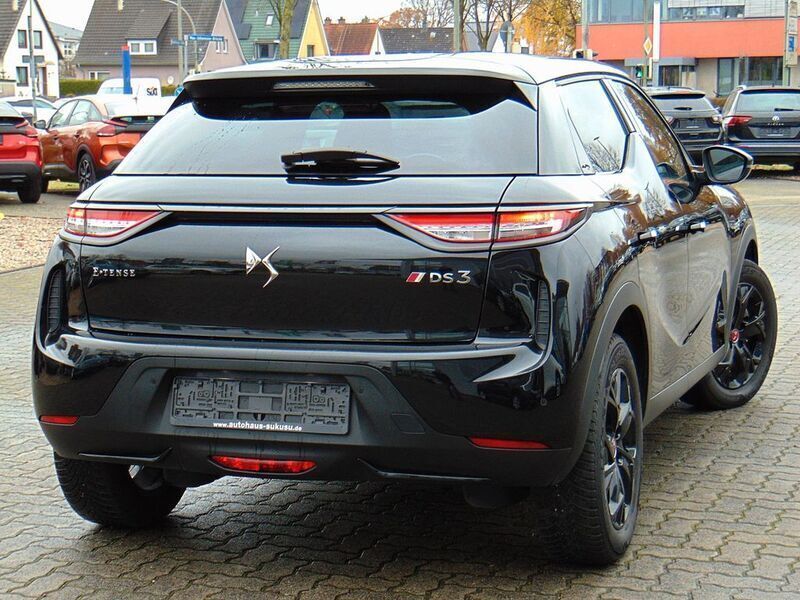 Gebraucht DS Automobiles DS3 Crossback E-Tense Performance 100 kW (136 PS) 2022 Lackierung schwarz perla nera/ SUV