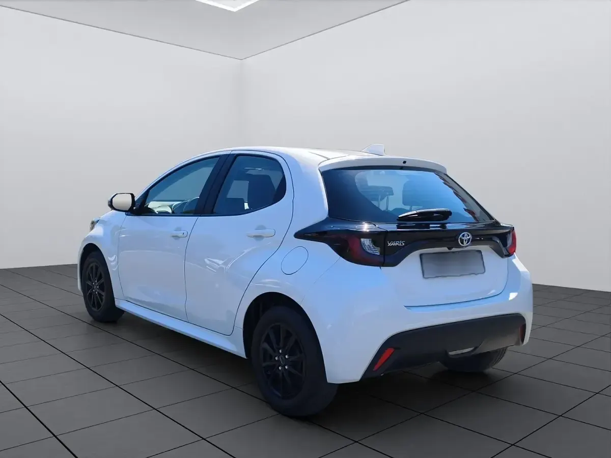 Gebraucht Toyota Yaris Comfort 98 PS (72 kW) 2021 Weiß Kleinwagen