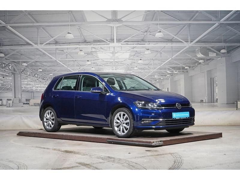 Gebraucht VW Golf VII Highline 150 PS (110 kW) 2019 Atlantik blue metallic Limousine