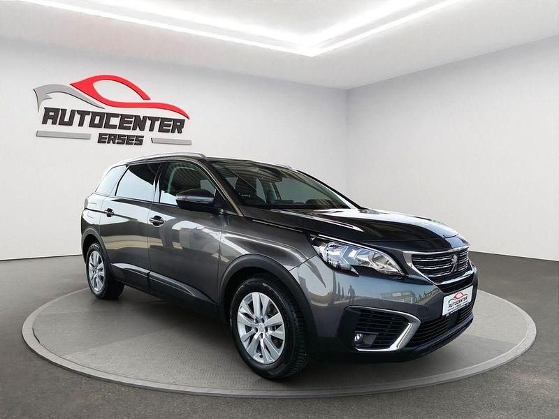 Lackierung platiniumgrau/meta Gebraucht 2018 Peugeot 5008 Active SUV | 12.390 € (Teuer) - Bild 1/4