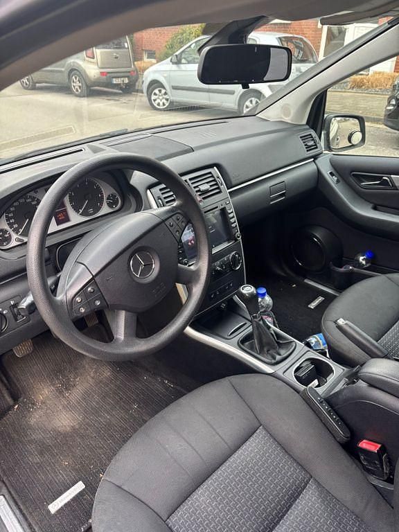 Gebraucht Mercedes B160 95 PS (69 kW) 2011 Schwarz Van / Kleinbus