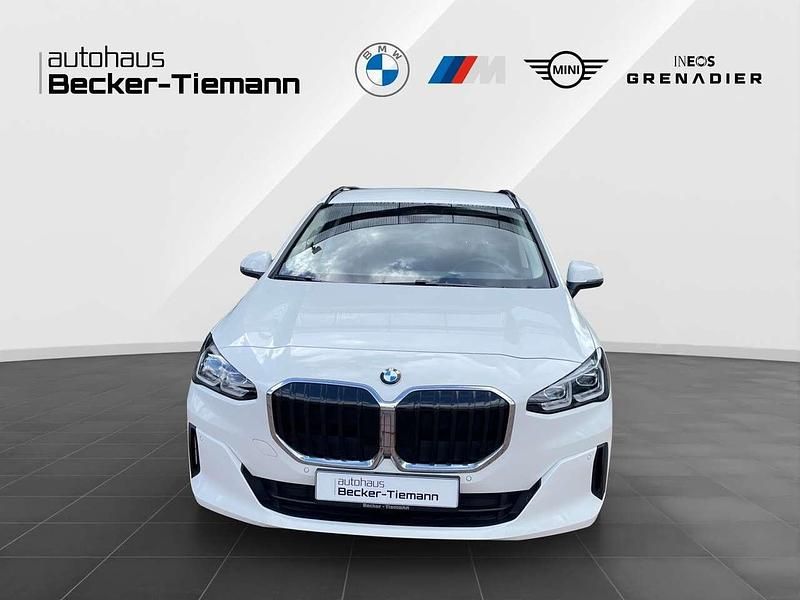 Gebraucht BMW 220 Active Tourer 156 PS (114 kW) 2025 Weiß Van / Kleinbus
