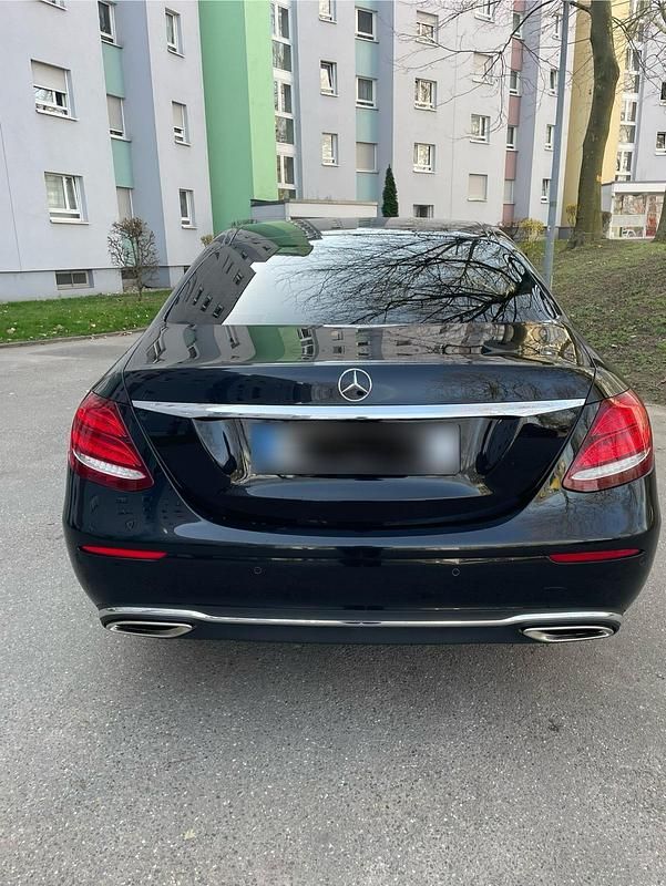 Gebraucht Mercedes E200 184 PS (135 kW) 2017 Schwarz Limousine