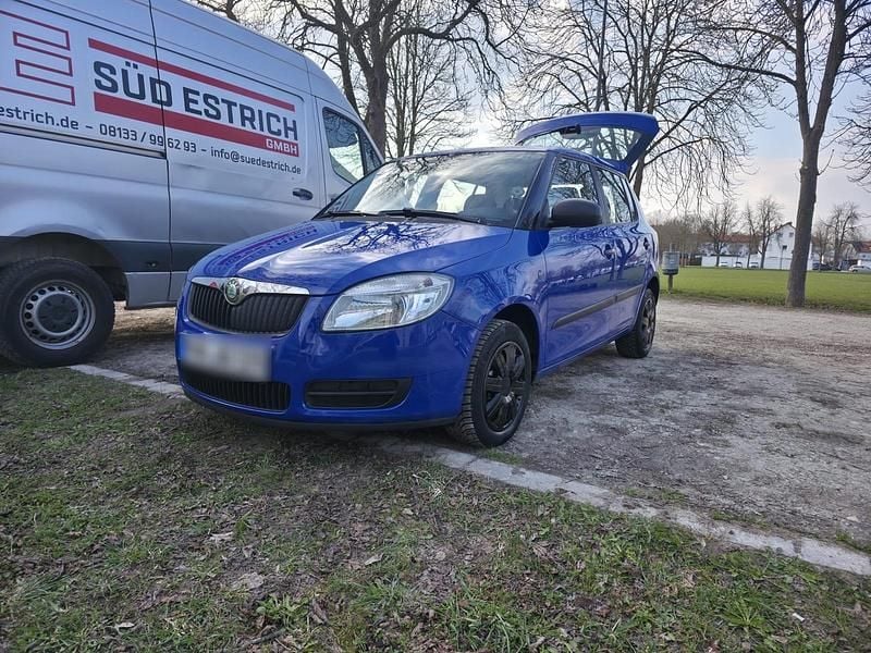 Second-hand Skoda Fabia 70 CP (51 kW) 2009 Albastru Hatchback