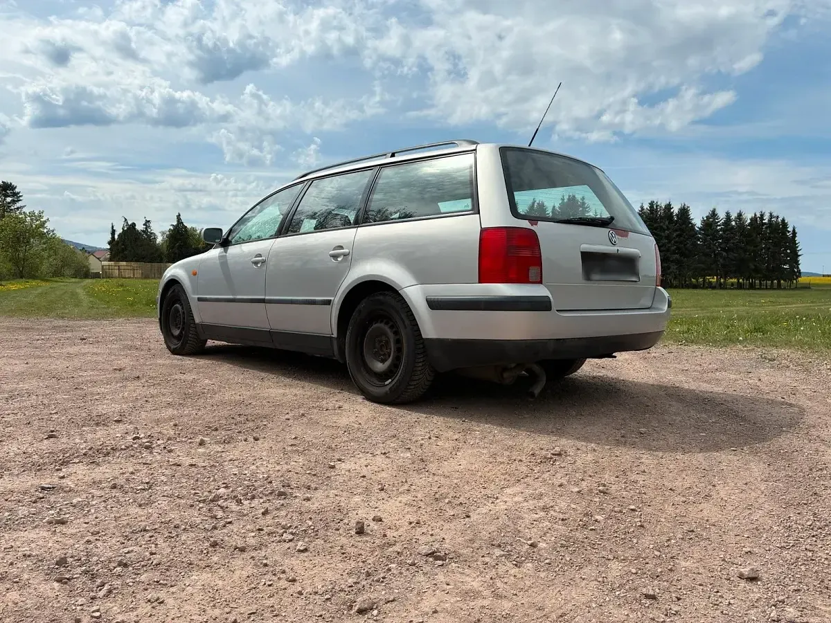 Gebraucht VW Passat 125 PS (91 kW) 1998 Silber Kombi