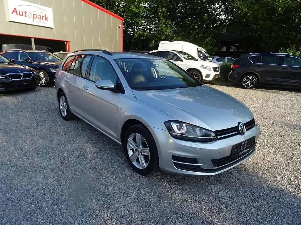 Gebraucht VW Golf VII Comfortline 110 PS (80 kW) 2015 Reflexsilber metallic, reflexs Kombi