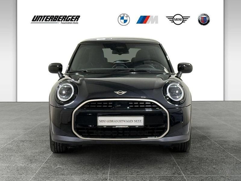 Gebraucht Mini Cooper Favoured 156 PS (114 kW) 2024 Midnight black metallic Kleinwagen