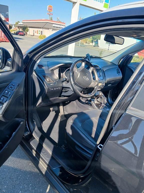 Schwarz Gebraucht 2014 Hyundai Tucson SUV | 8.150 € - Bild 1/4
