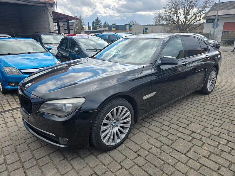 Gebraucht BMW 740 Shadowline 306 PS (225 kW) 2011 Schwarz Limousine
