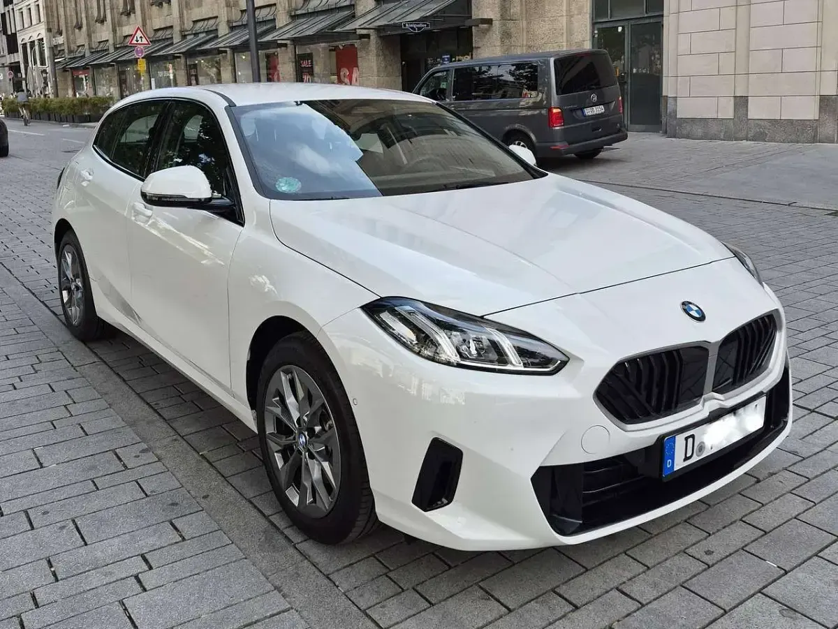 Gebraucht BMW 116 122 PS (89 kW) 2026 Weiß Kleinwagen