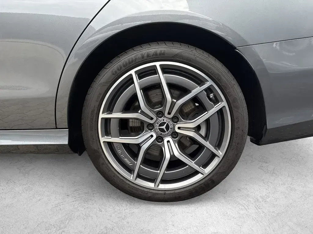 Gebraucht Mercedes E400 AMG 330 PS (242 kW) 2021 Grau Limousine