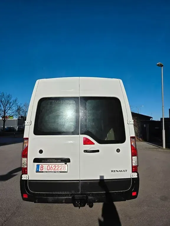 Second-hand Renault Master 163 CP (119 kW) 2015 Alb Van