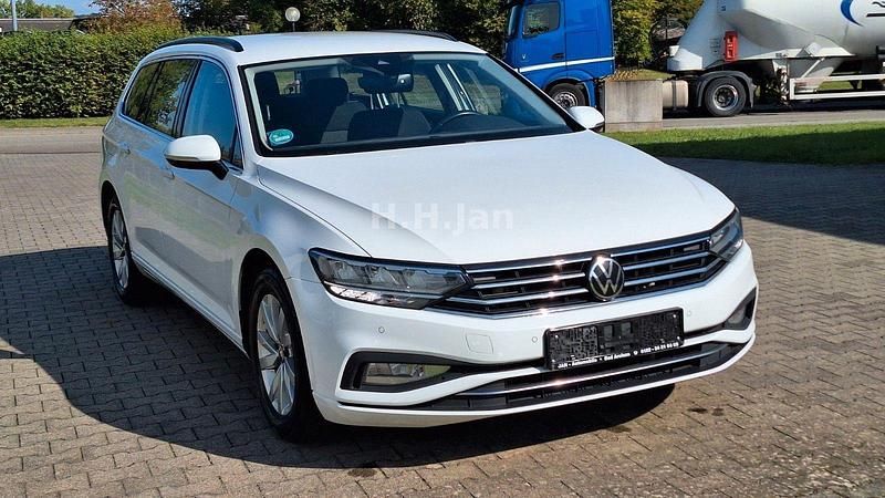 Gebraucht VW Passat Business 150 PS (110 kW) 2021 Weiß Kombi