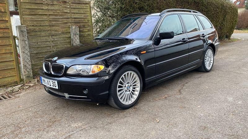 Schwarz Gebraucht 2005 BMW 330 Sport Line Kombi | 8.000 € (Fairer Preis) - Bild 1/4