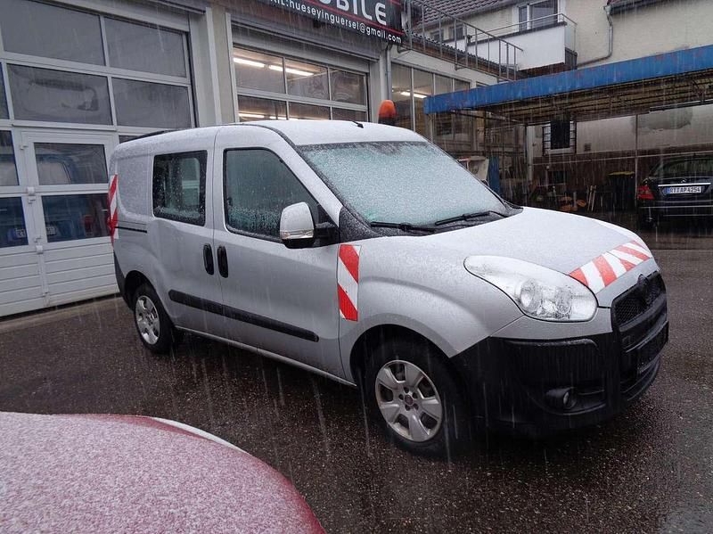 Gebraucht Fiat Doblò 101 PS (74 kW) 2010 Other Van / Kleinbus