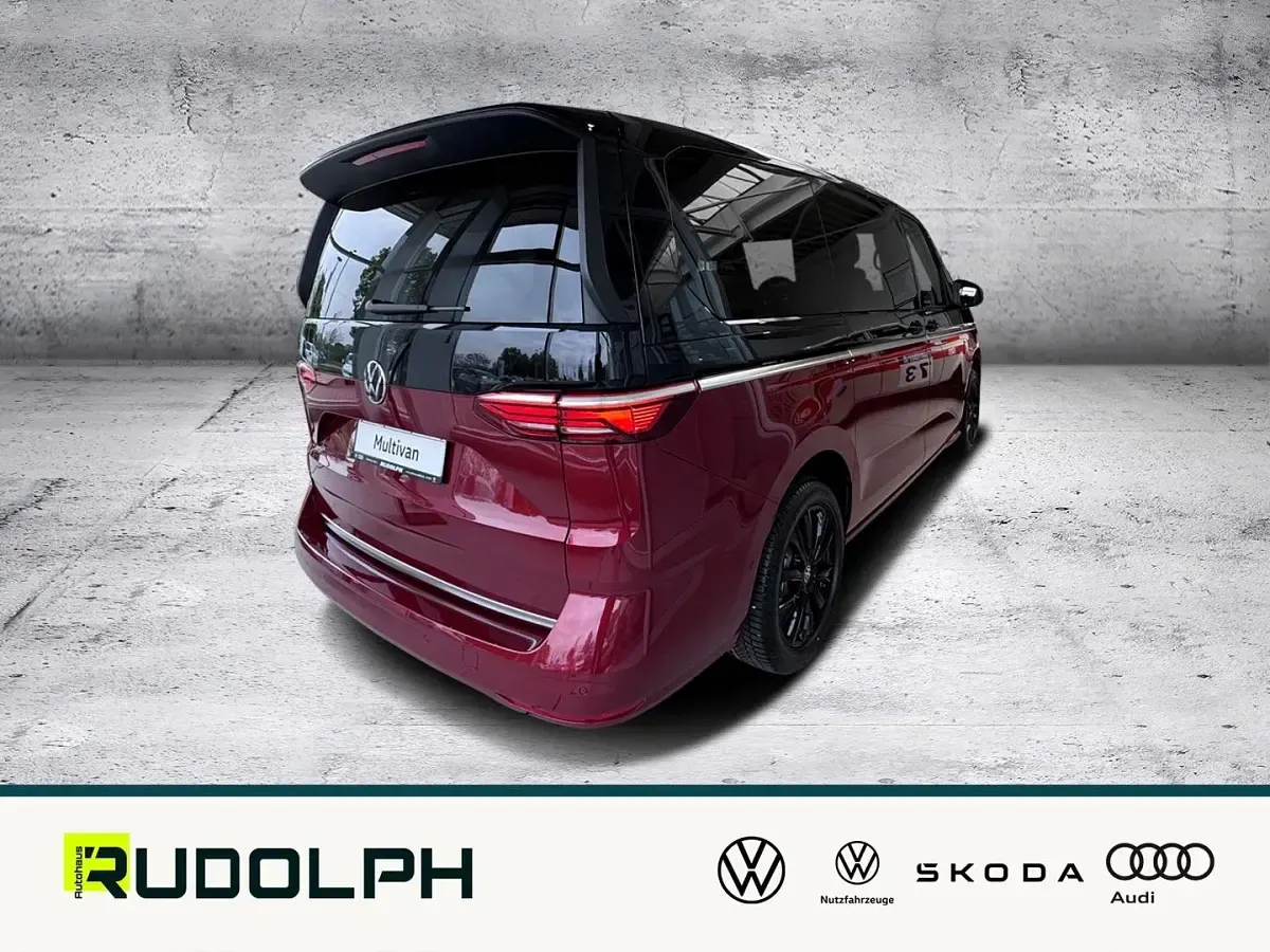 Gebraucht VW Multivan Life 150 PS (110 kW) 2026 Fortanarot metallic/deep black perleffekt (dunkelrot) Van / Kleinbus