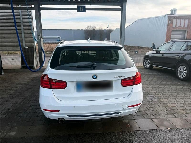 Gebraucht BMW 318 143 PS (105 kW) 2015 Weiß Kombi