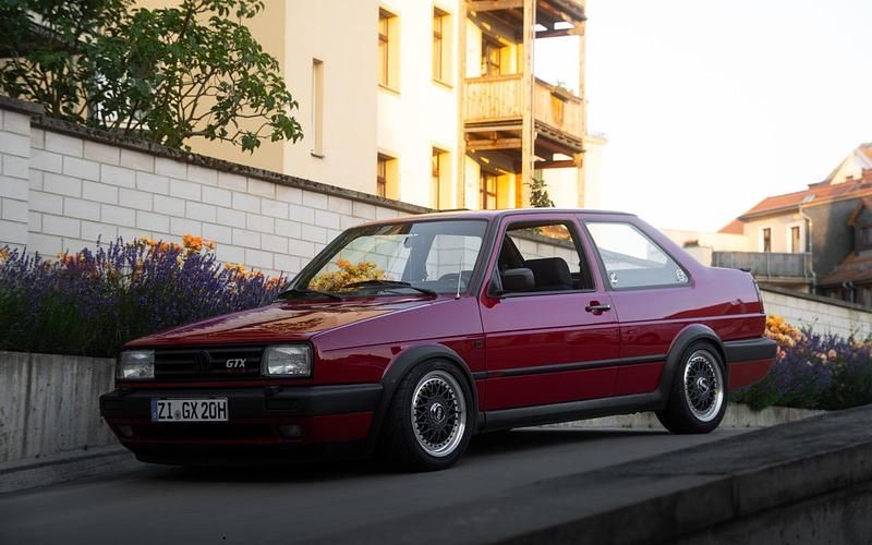 Rot Gebraucht 1991 VW Jetta Coupé | 11.500 € - Bild 1/4
