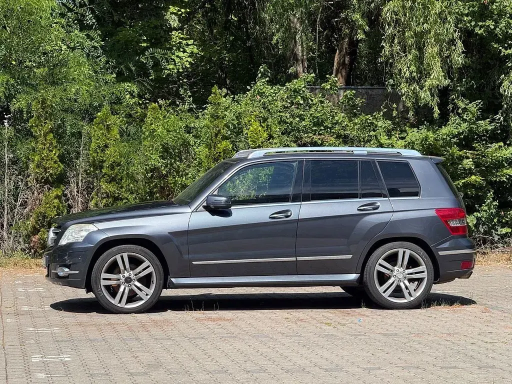 Gebraucht Mercedes GLK320 224 PS (164 kW) 2009 Grau SUV