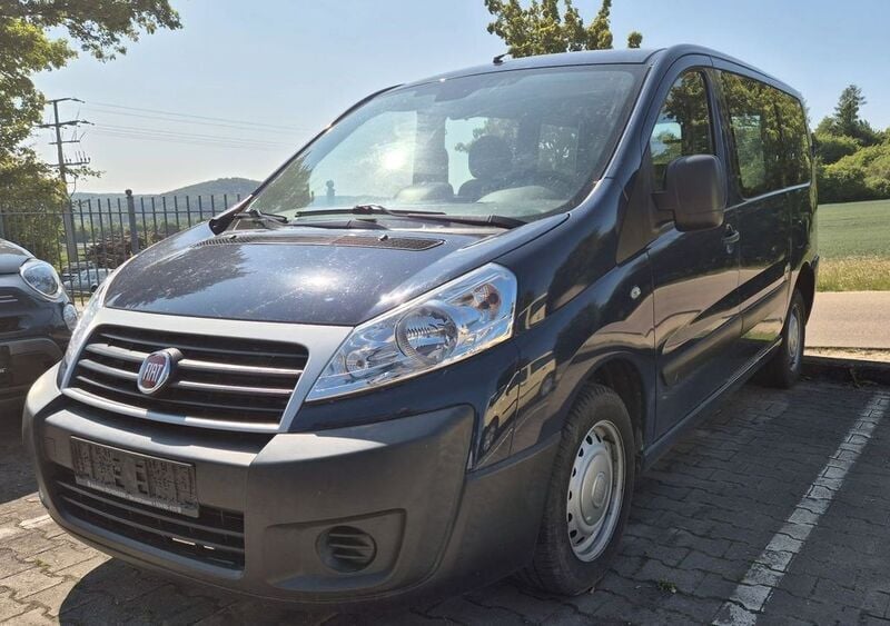 Blau Gebraucht 2015 Fiat Scudo Van / Kleinbus | 5.831 € (Guter Preis) - Bild 1/4