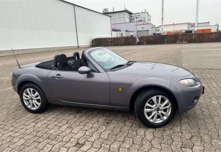 Grau Gebraucht 2006 Mazda MX5 Cabrio | 4.999 € (Superpreis) - Bild 1/4