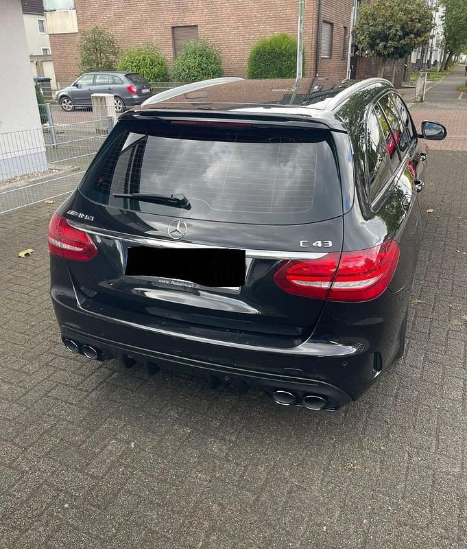 Schwarz Gebraucht 2017 Mercedes C43 AMG AMG Kombi | 18.500 € (Fairer Preis) - Bild 1/4