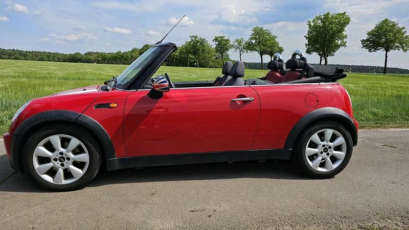 Rot Gebraucht 2004 Mini Cooper Cabriolet Cabrio | 3.199 € (Fairer Preis) - Bild 1/4