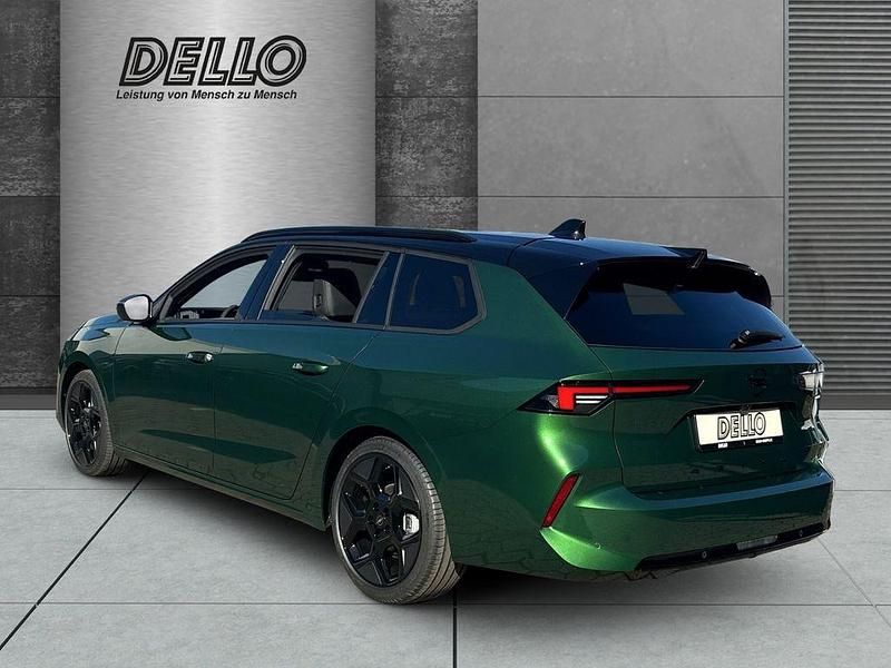 Neu Opel Astra Ultimate 145 PS (106 kW) 2026 Klover grün Kombi