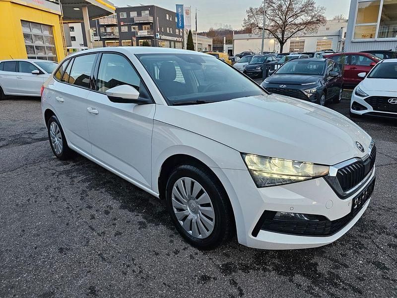 Weiß Gebraucht 2022 Skoda Scala Ambition Kleinwagen | 16.500 € (Superpreis) - Bild 1/4