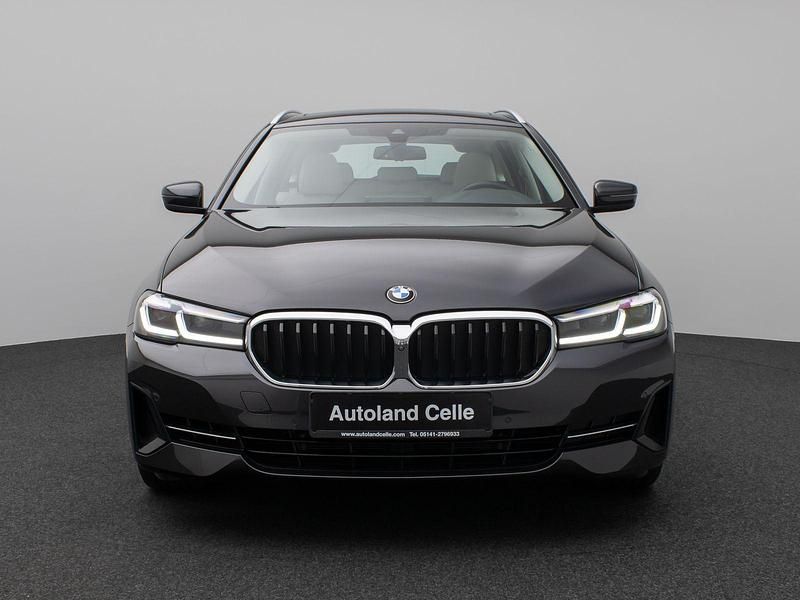 Gebraucht BMW 540 Sport Line 333 PS (244 kW) 2020 Sophistograu brillanteffekbeige Limousine