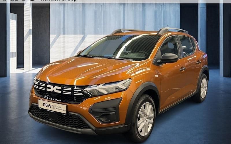 Gebraucht Dacia Sandero Essentiel 101 PS (74 kW) 2023 Orange Limousine