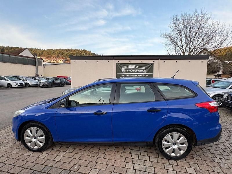 Gebraucht Ford Focus Trend 116 PS (85 kW) 2014 Blau Kombi